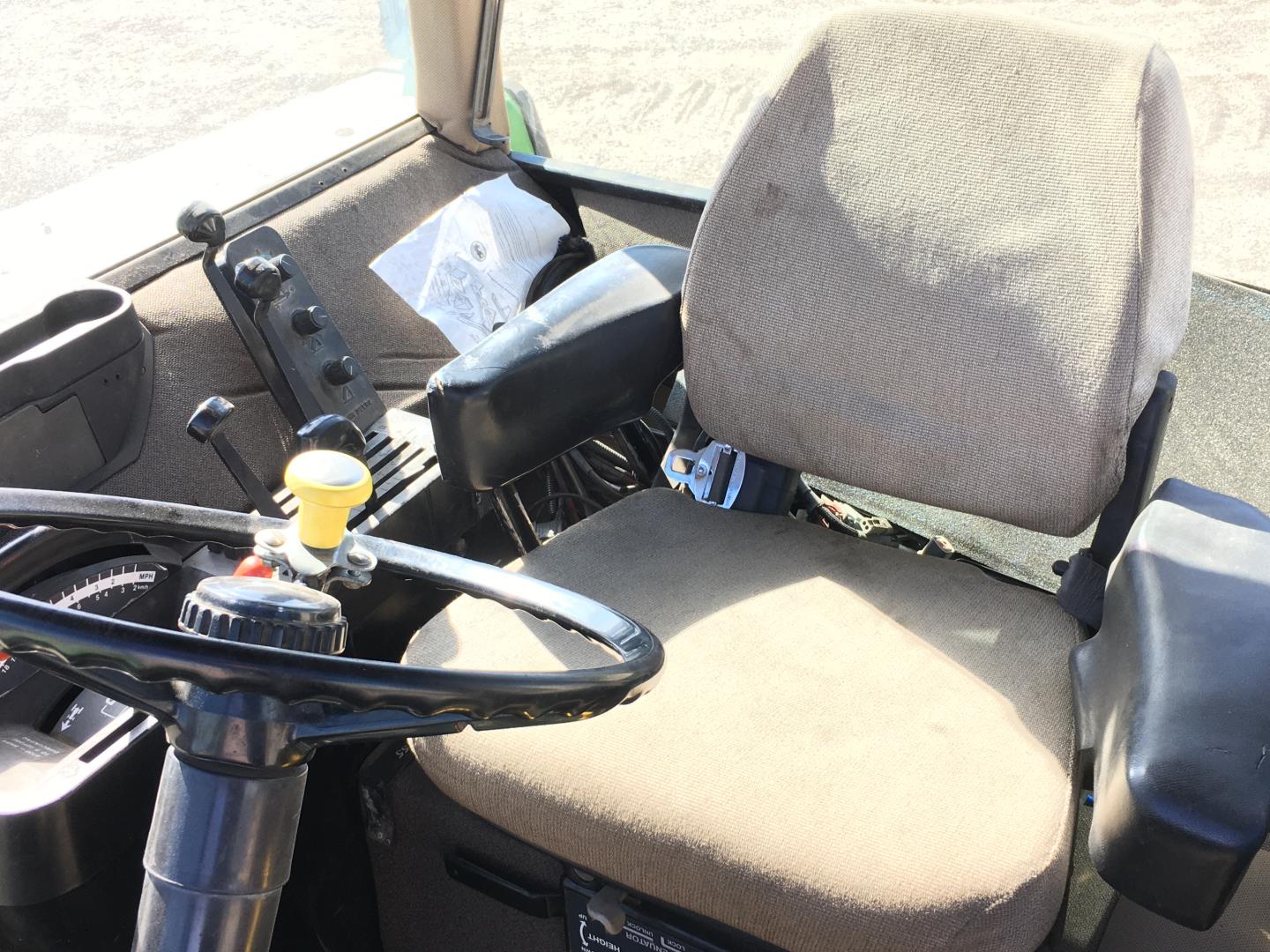 ./imagenes/INVOICE/2019/16909/TRACTOR AGRICOLA JOHN DEERE 4760 (37).JPG